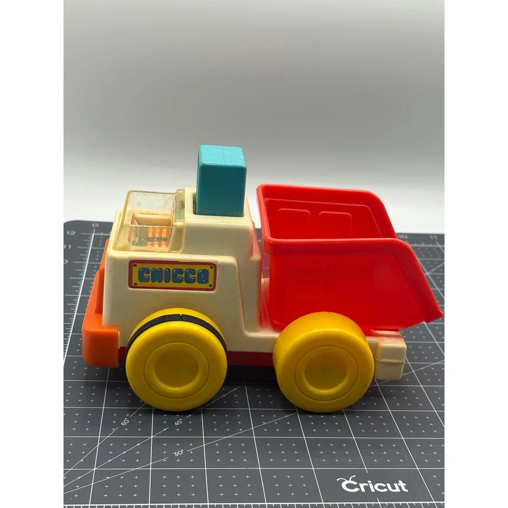 Vintage Chicco Dump Truck Toy Made in Italy Red Yellow White Plastic Vehicle